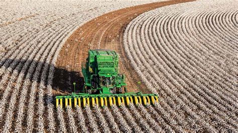 Cotton | Harvesting | John Deere US