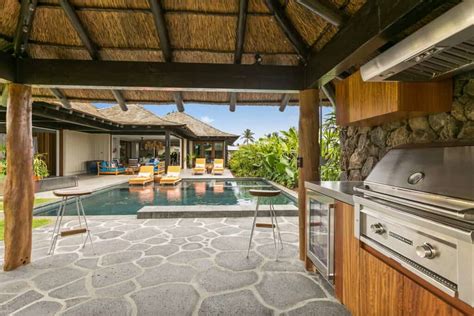 This amazing Hawaii beach house is designed for indoor outdoor living