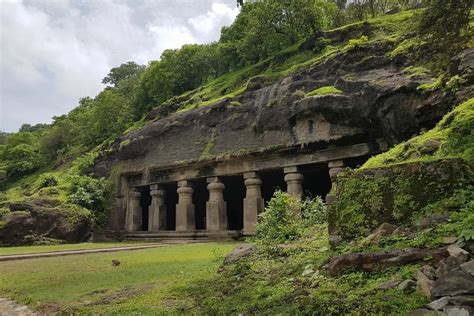 Famous 10 ancient caves in India – OYO Hotels: Travel Blog