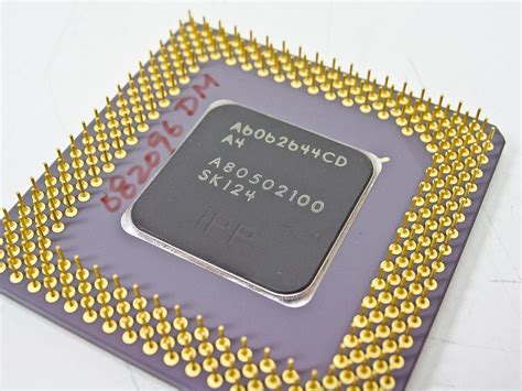 Intel SK124 Pentium 100 Processor A80502100 | RecycledGoods.com