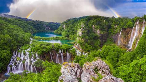 Plitvice Lakes National Park, Croatia | A Guide To The Amazing Lakes