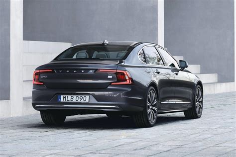 Volvo Facelifts S90 Sedan, V90 Station Wagon With Mild-Hybrid Turbo ...