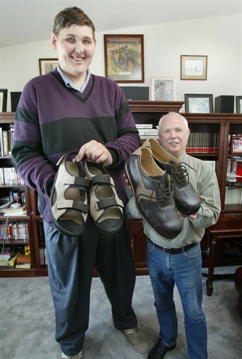 Igor Vovkovinskiy, tallest man in US, dies in Minnesota at 38