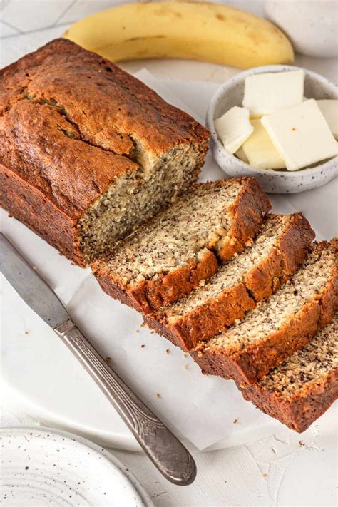 Banana Bread Recipe [with video]