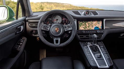 Porsche Macan 2019 S Interior Car Photos - Overdrive