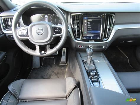 2019 Volvo S60 T6 AWD R Design Dashboard Photos | GTCarLot.com