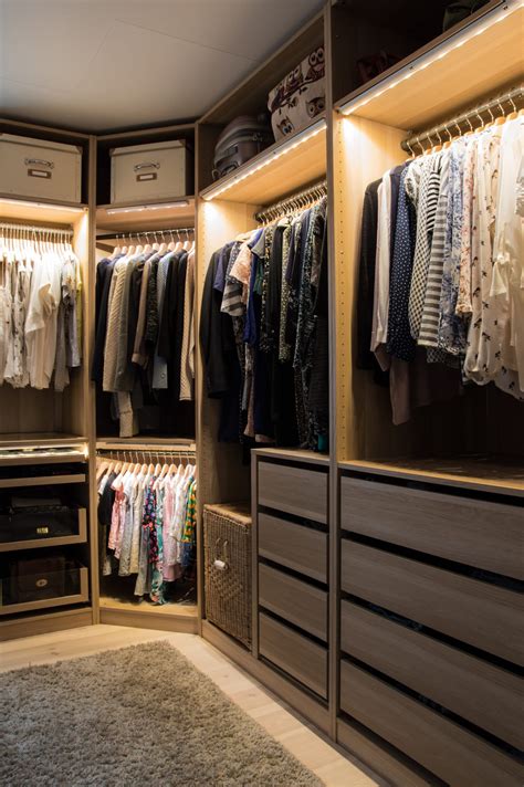 Walk in custom closet | Austin-Morgan Closets