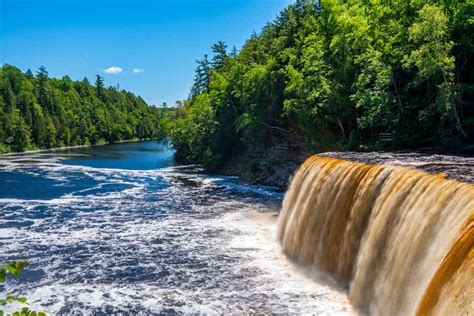 Upper Peninsula of Michigan: The Ultimate Visitors Guide - EZMoments