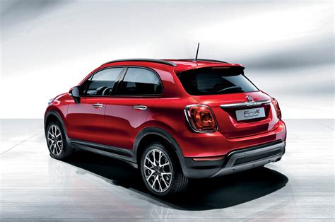 2016 Fiat 500X Crossover Debuts in Paris