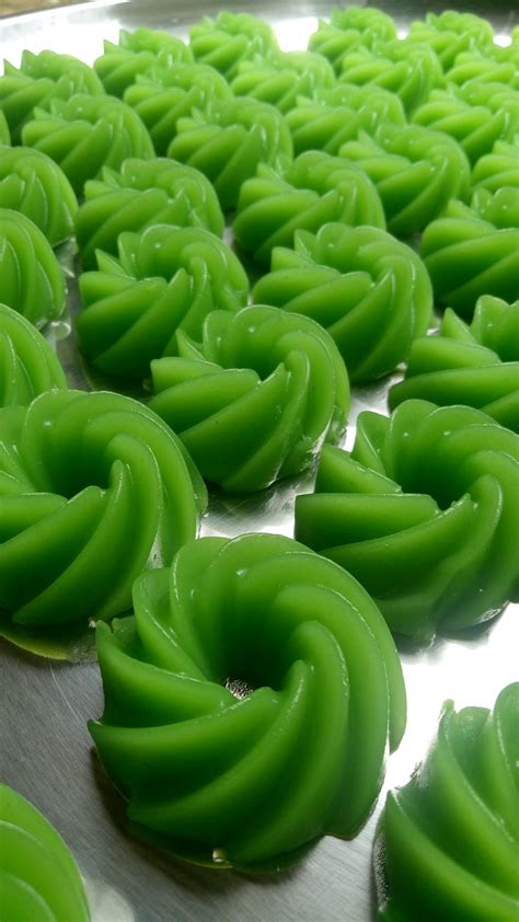 Belum Pernah Buat Kuih Kaswi Pandan Gedik? Ni Resipi Paling Mudah ...