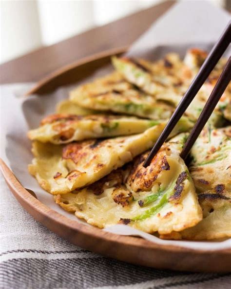 Korean Seafood Pancake (Haemul Pajeon) - Cookerru