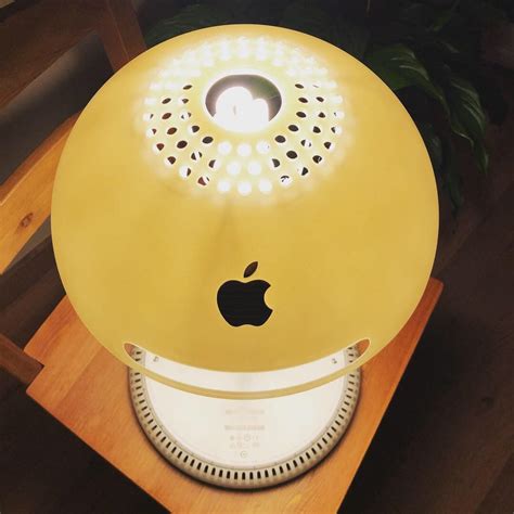 Imac G4, Lamp