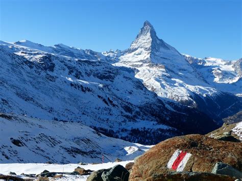 Hiking in Zermatt, Switzerland with a view on the great Matterhorn [OC ...