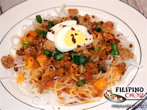 Picture of Pancit Palabok - Filipino Chow's Philippine Food and Recipes