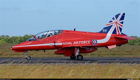 XX319 - Royal Air Force "Red Arrows" British Aerospace Hawk T.1/ 1A at ...