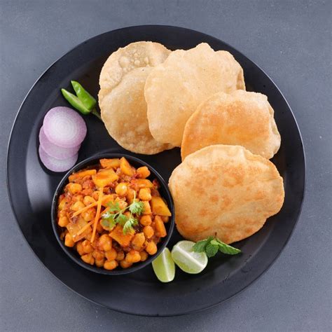 Best chole bhature places in Delhi for the yummiest bites