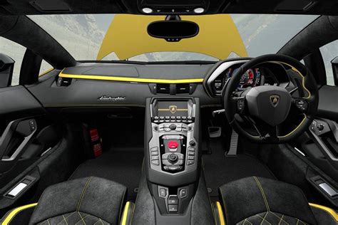 Descubrir 57+ imagen lamborghini aventador svj roadster interior ...