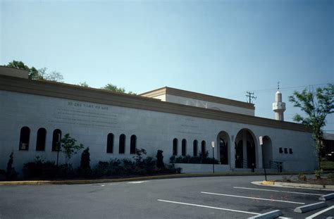 Dar Al-Hijrah Islamic Center | Northern (entrance) facade | Archnet