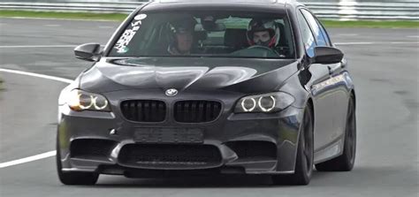 BMW M5 F10 (720HP) Decat Exhaust - Engine Start Up, Revs, Accelerations ...