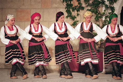 folk dance costumes - Google Images | Greek costume, Greek traditional ...