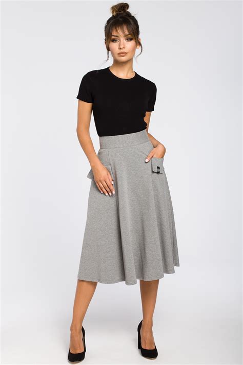 B046 SOFT KNEE LENGTH SKIRT WITH POCKETS – BeWear