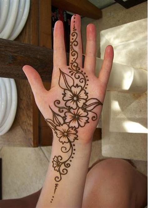 Simple and Easy Mehendi Designs: Easy Henna Designs for left hand