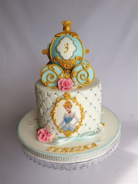 Cinderella Themed Cakes