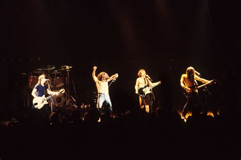 AC/DC Hammersmith Odeon December 1979 | AC/DC with Bon Scott… | Flickr ...