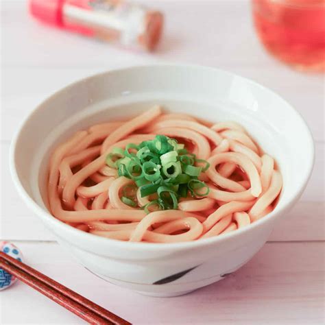 Kake Udon (Basic Udon Noodle Soup) - Umami Pot