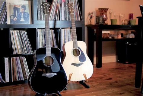 Yamaha F325D vs FG800 | Musicalvs.com