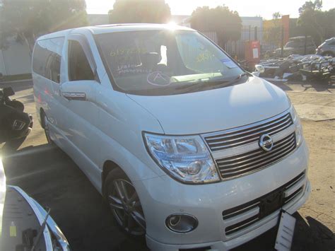 NISSAN ELGRAND E51 HIGHWAY STAR VQ35 AUTO WHITE 2005 WRECKING