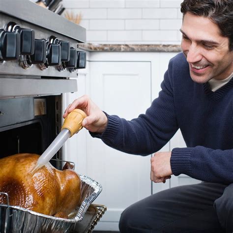 30 Turkey Tips Everyone Should Know This Thanksgiving | Reader's Digest