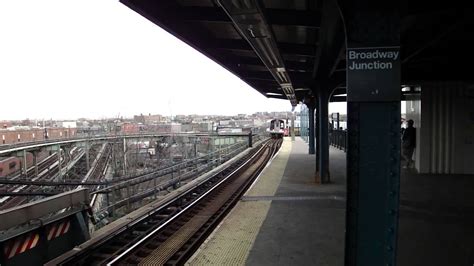 New York Subway MTA / Broadway Junction - YouTube