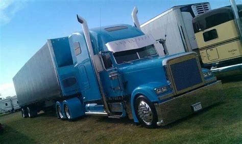 Custom Freightliner Classic | Freightliner trucks, Freightliner classic ...