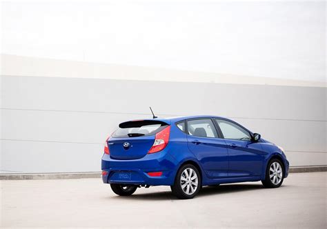 2012 Hyundai Accent Review, Specs, Pictures, Price & MPG