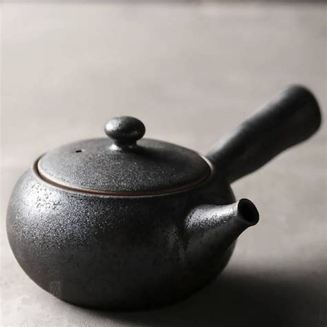 Japanese Kyusu Teapot in 2021 | Tea pots, Pottery tea pots, Ceramic teapots