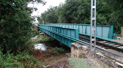 Puentes de hierro ferroviarios de León