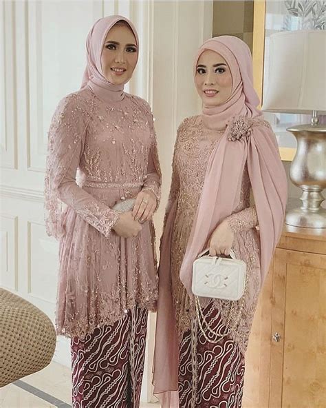 Kiriman Instagram oleh Dress Gaun Kebaya Bridesmaid • 7 Jul 2019 jam 3: ...