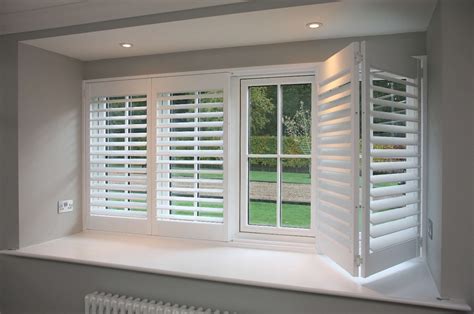 Installation of plantation shutters | Country Blinds | Bestemsguide