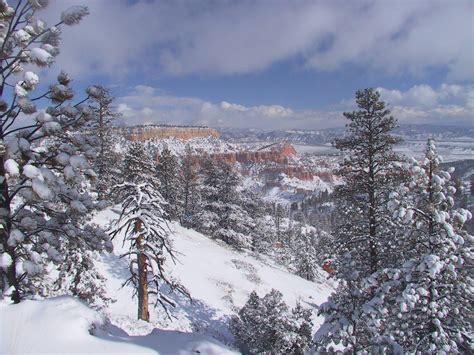 Fichier:Winter storm at Bryce Canyon.jpg — Wikipédia