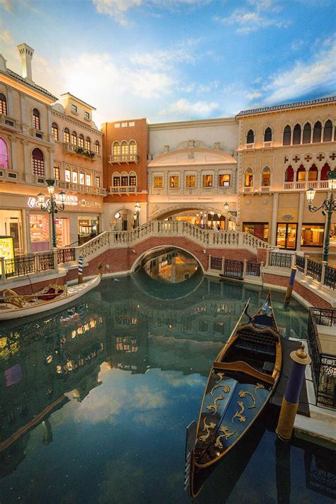 The Venetian Gondola Ride in Las Vegas - What You Need to Know