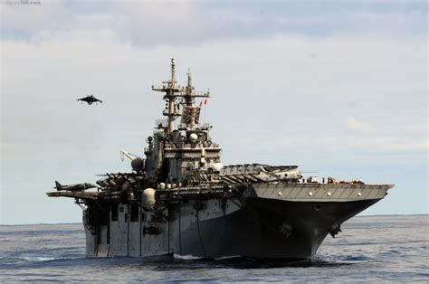 USS Boxer (LHD 4) | Defence Forum & Military Photos - DefenceTalk