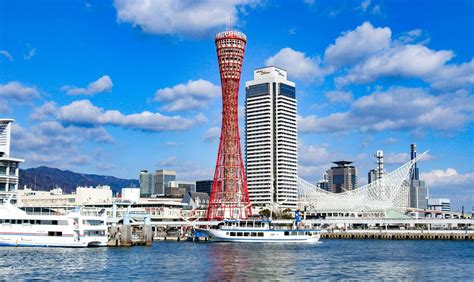 Meriken Park | Kobe Harborland - BE KOBE sign, Port Tower & more ...