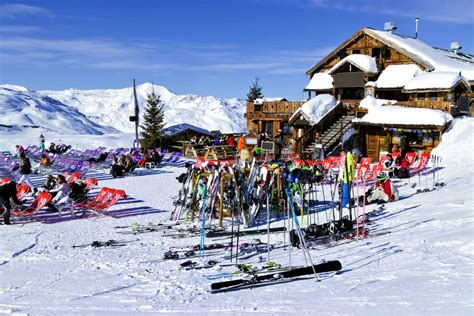 What is après ski? A guide to post-ski activities - The Finest Luxury ...