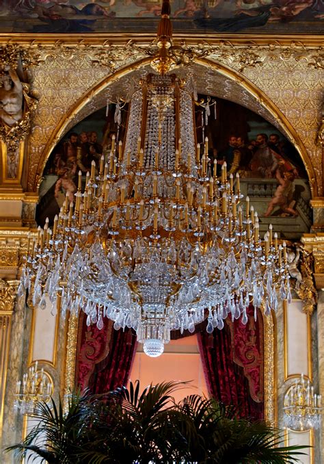 File:Central chandelier NIII Louvre.jpg - Wikimedia Commons