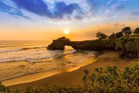 Best Places For Sunsets In Bali - Restaurants, Beaches | Little Steps