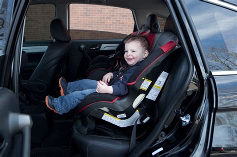 Switching To Front Facing Car Seat | tunersread.com