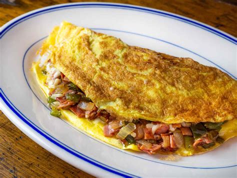 Western Omelette With Bell Pepper, Onion, Ham, and Cheese Recipe