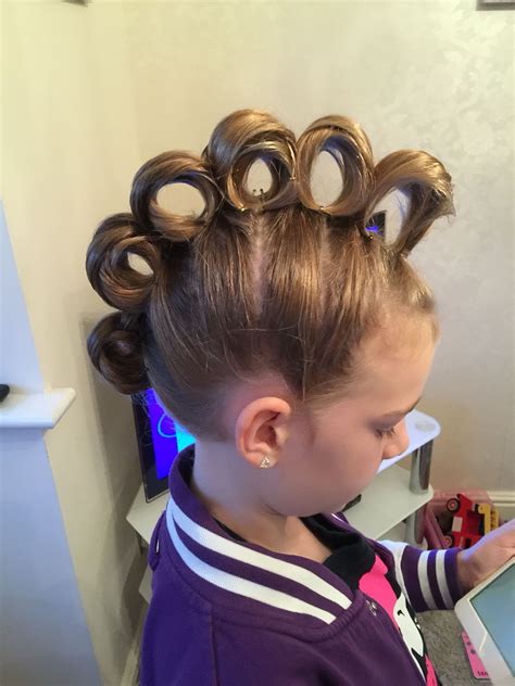 Rolling Mohawk for crazy hair day | Peinados divertidos, Dias de pelo ...