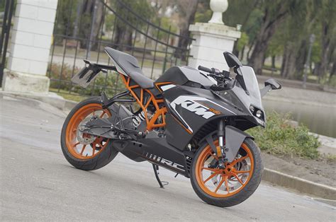 KTM RC 200 Test Ride